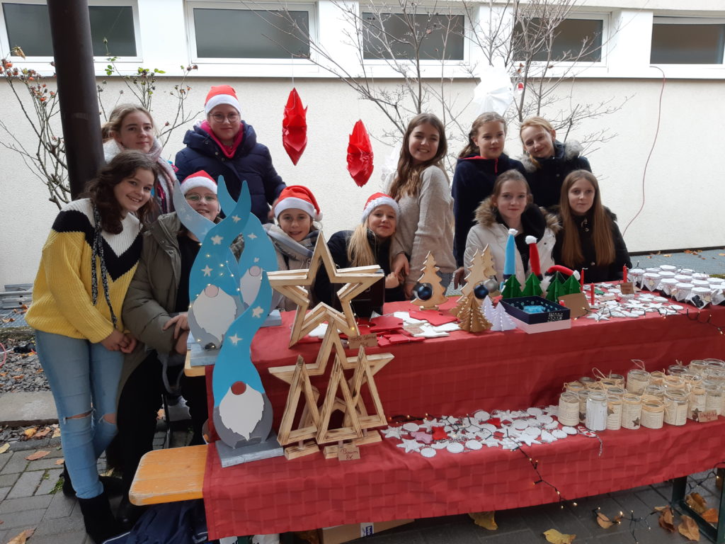 Adventsbasar der Realschule Calvarienberg lockte viele Besucher*innen an - Realschule Calvarienberg Ahrweiler