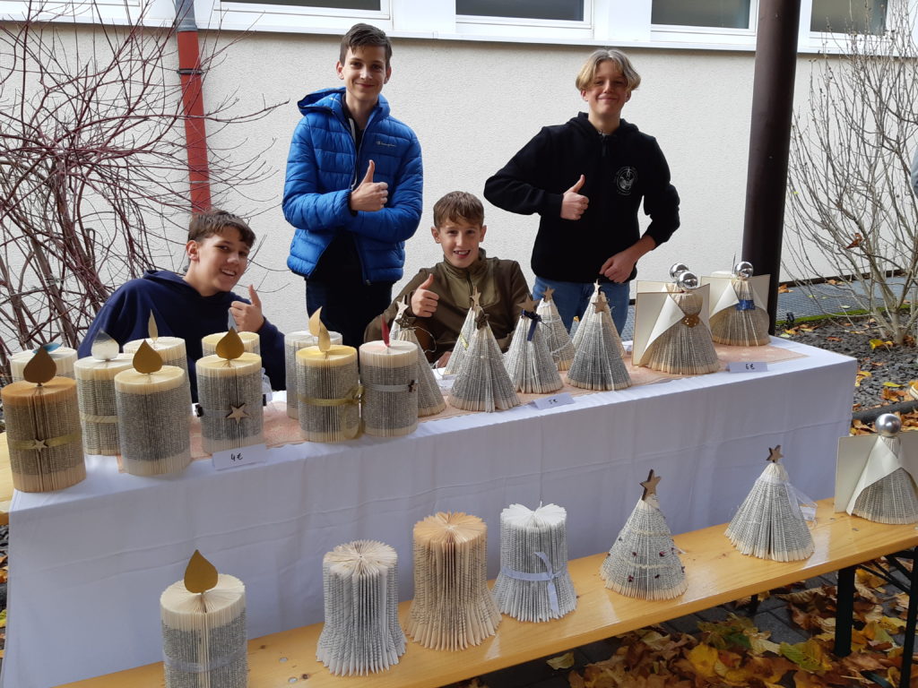 Adventsbasar der Realschule Calvarienberg lockte viele Besucher*innen an - Realschule Calvarienberg Ahrweiler