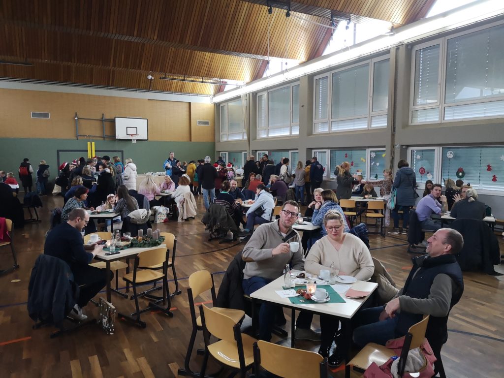 Adventsbasar der Realschule Calvarienberg lockte viele Besucher*innen an - Realschule Calvarienberg Ahrweiler